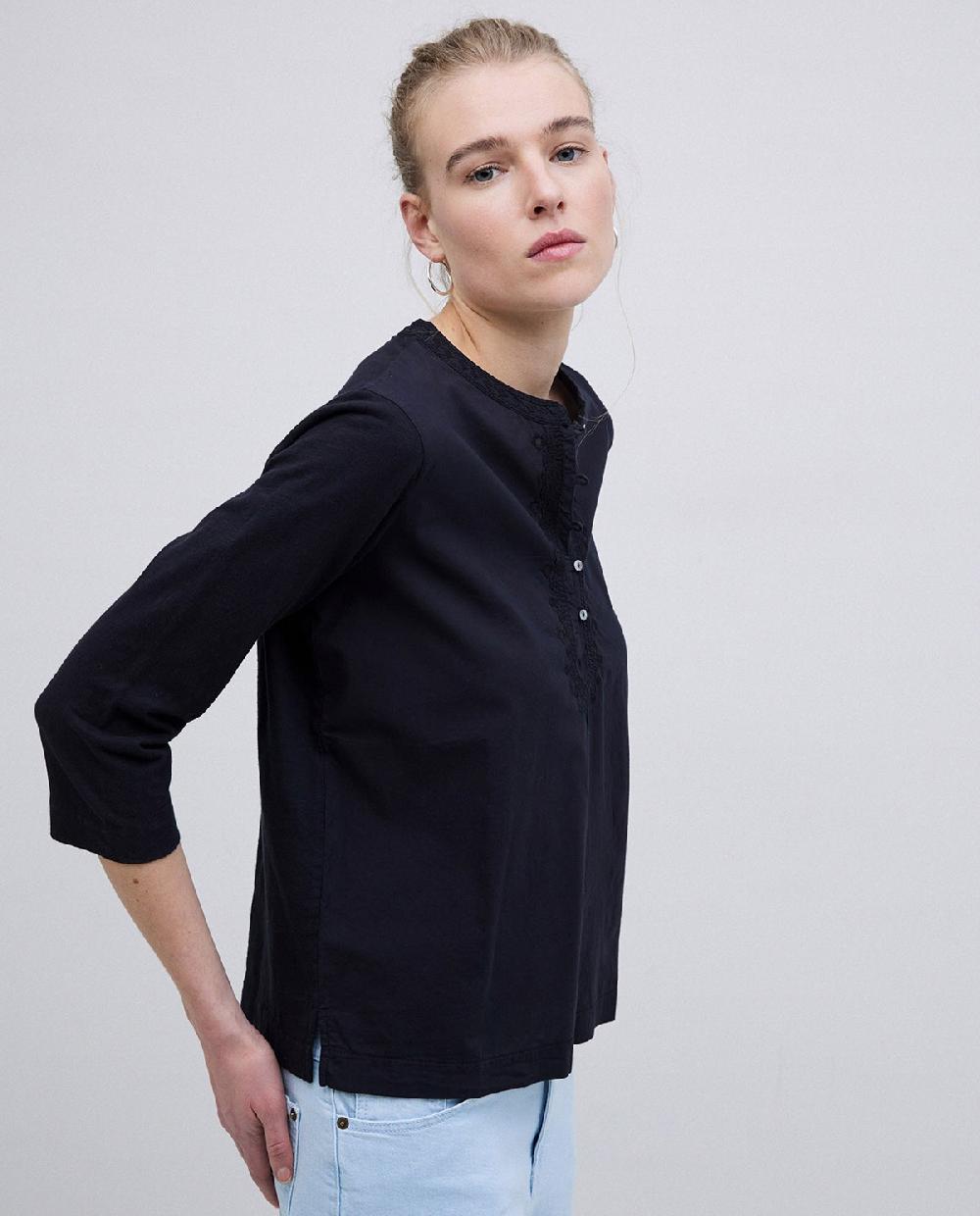 Yerse Camiseta Escote Panadero Bordado Negro