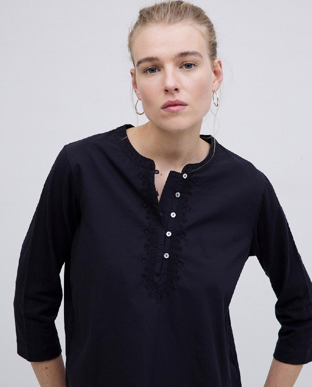 yerse Camiseta escote panadero bordado negro