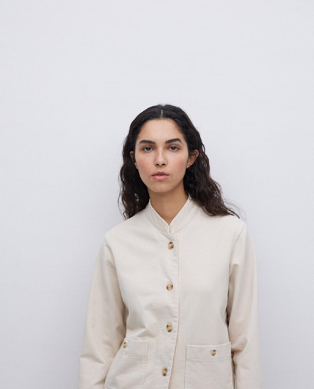 Yerse Chaqueta Corta Cuello Mao Beige