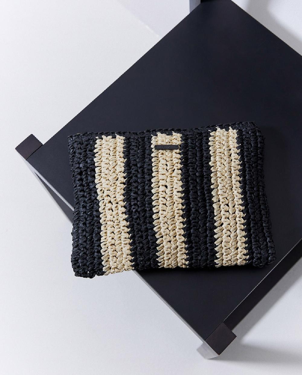 yerse Clutch rafia crudo y negro