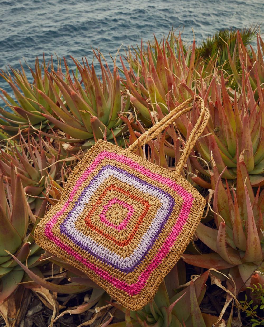 yerse Maxi bolso rafia multicolor rosa