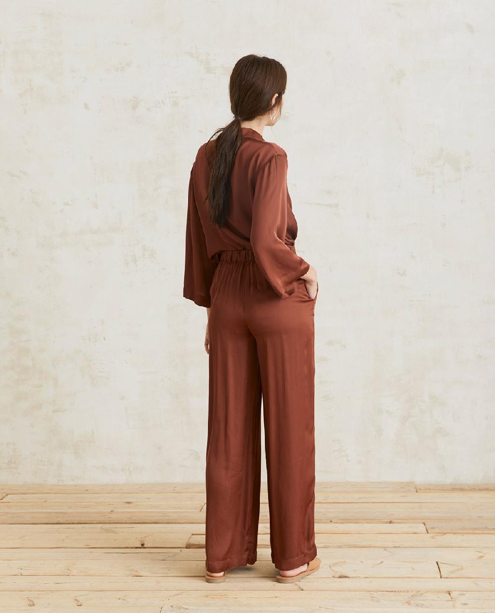 Yerse Pantalones Satén Fluidos Chocolate