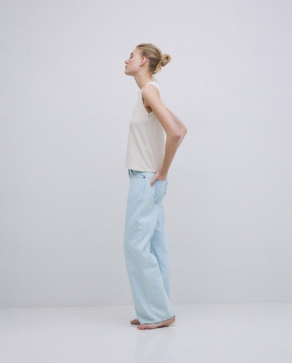 Yerse Top Básico Escote Redondo Beige