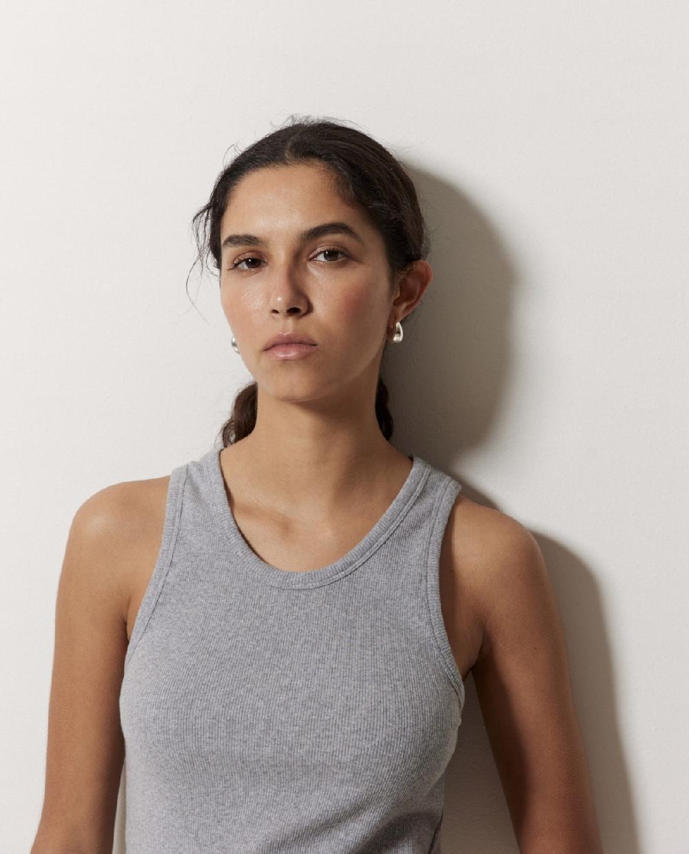 Yerse Top Canalé 100% Algodón Orgánico Gris Claro
