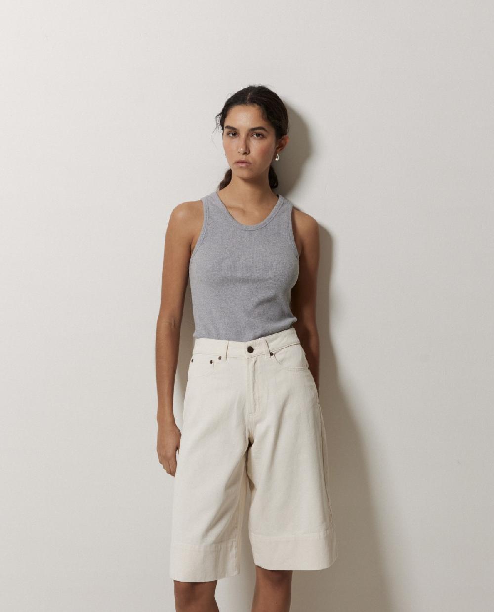 Yerse Top Canalé 100% Algodón Orgánico Gris Claro