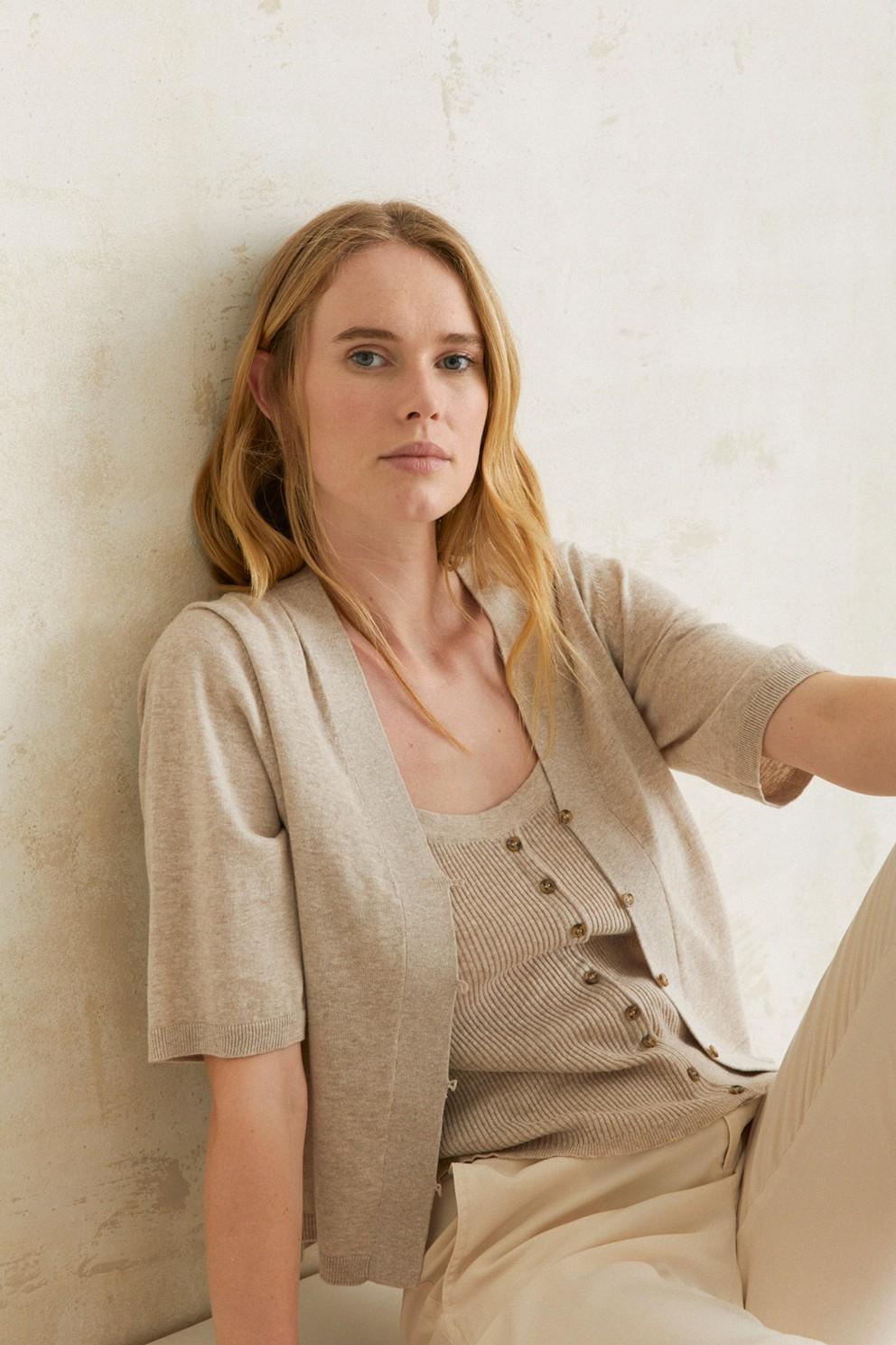 Yerse Top Canalé Botones Beige