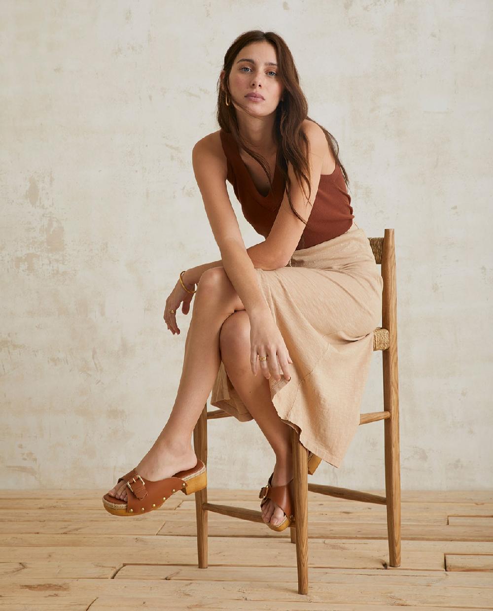 Yerse Top Punto Cuello Pico Chocolate