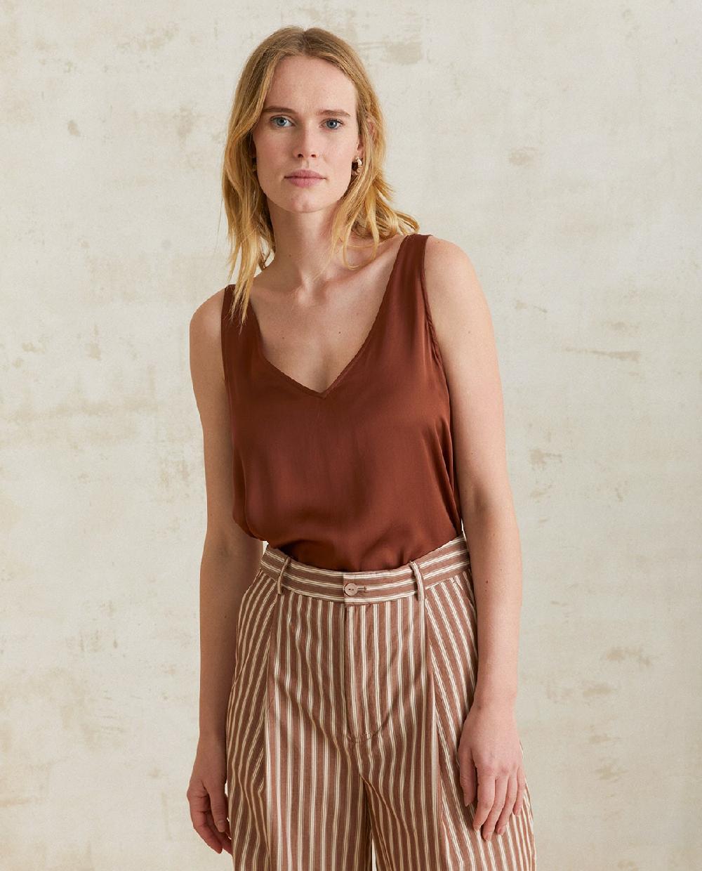 yerse Top satén tirantes chocolate