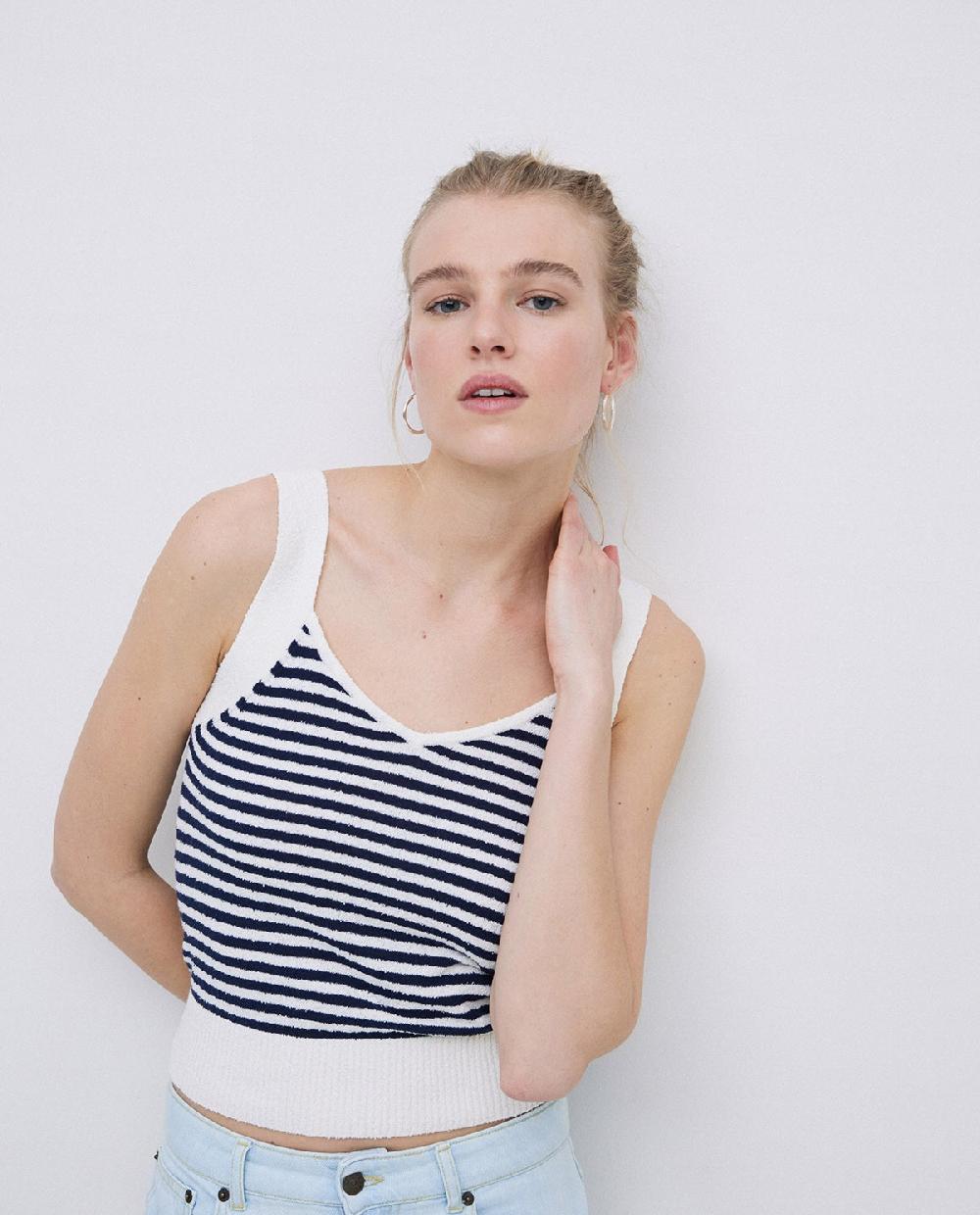 yerse Top tirantes escote pico rayas azul oscuro
