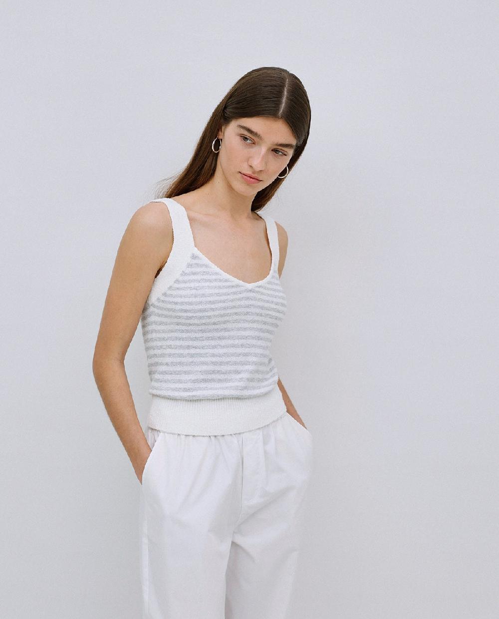 yerse Top tirantes escote pico rayas gris