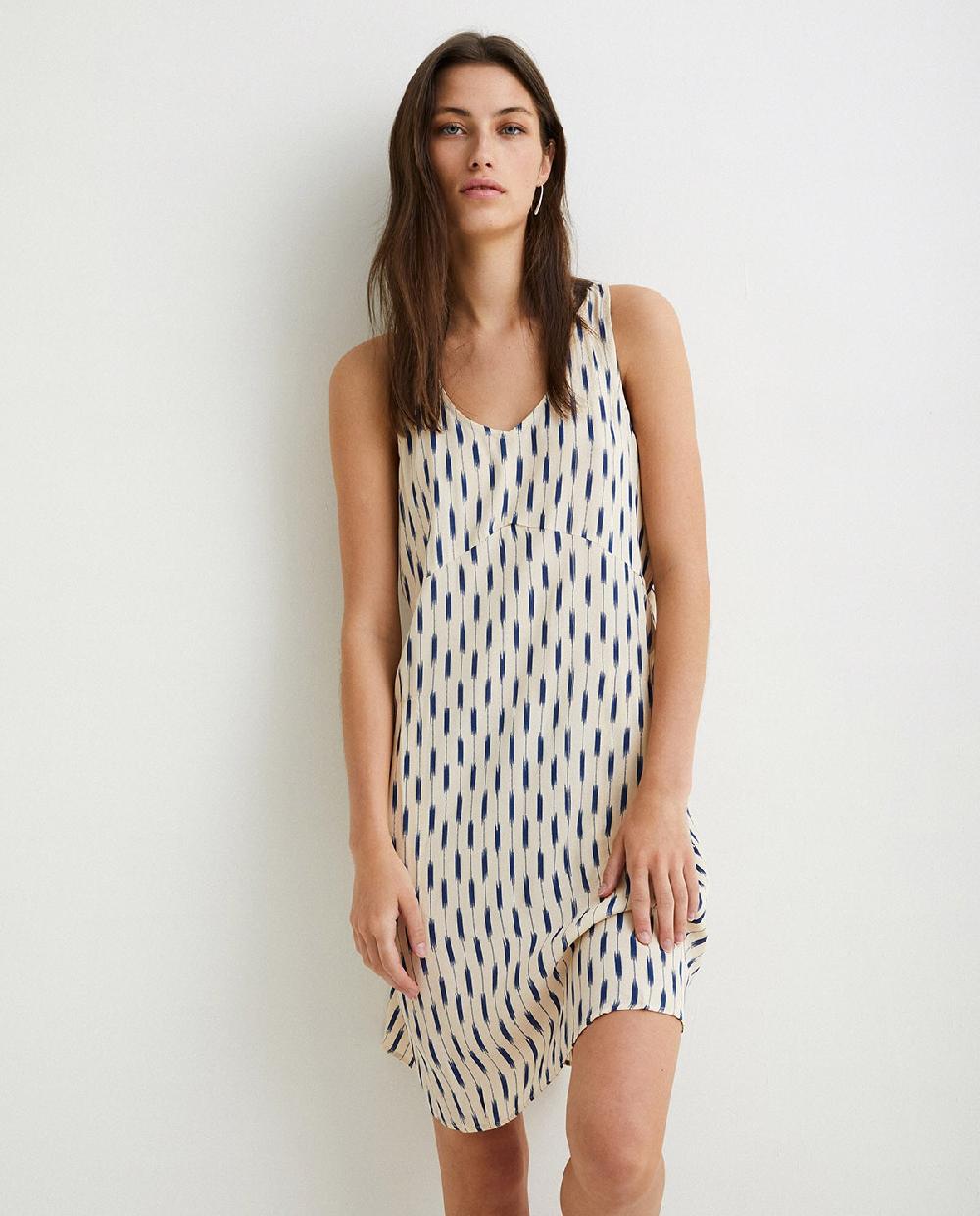 Yerse Vestido Corto Fluido Crudo