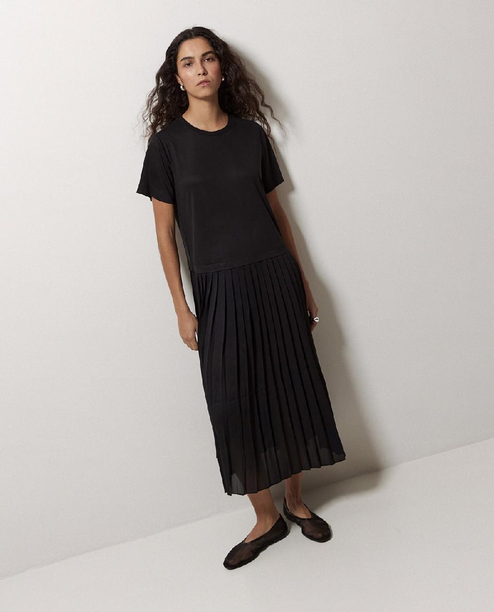 Yerse Vestido Evasé Falda Plisada Negro