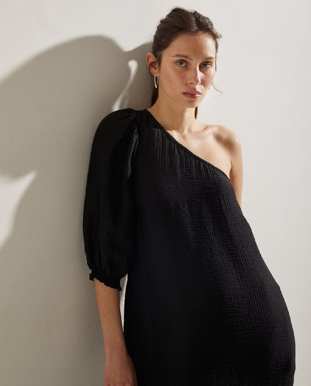 Yerse Vestido Manga Abullonada Negro