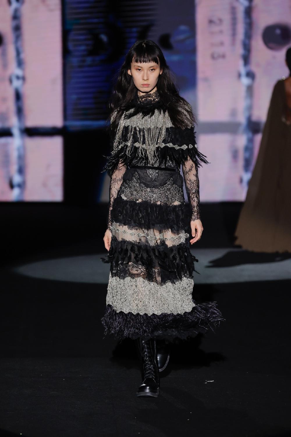 yolancris barcelona 25-16164 CAPELINA & 25-1664 DRESS