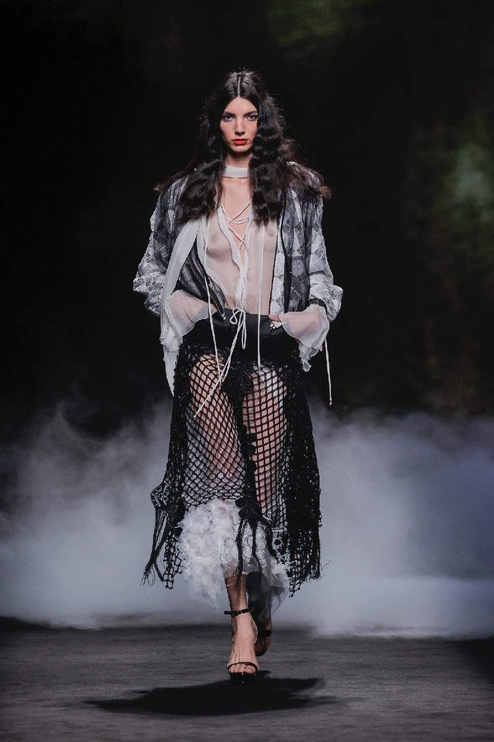 yolancris barcelona 26 – 14 Bomber – 25 – 26 Blouse & 26 – 16 Skirt