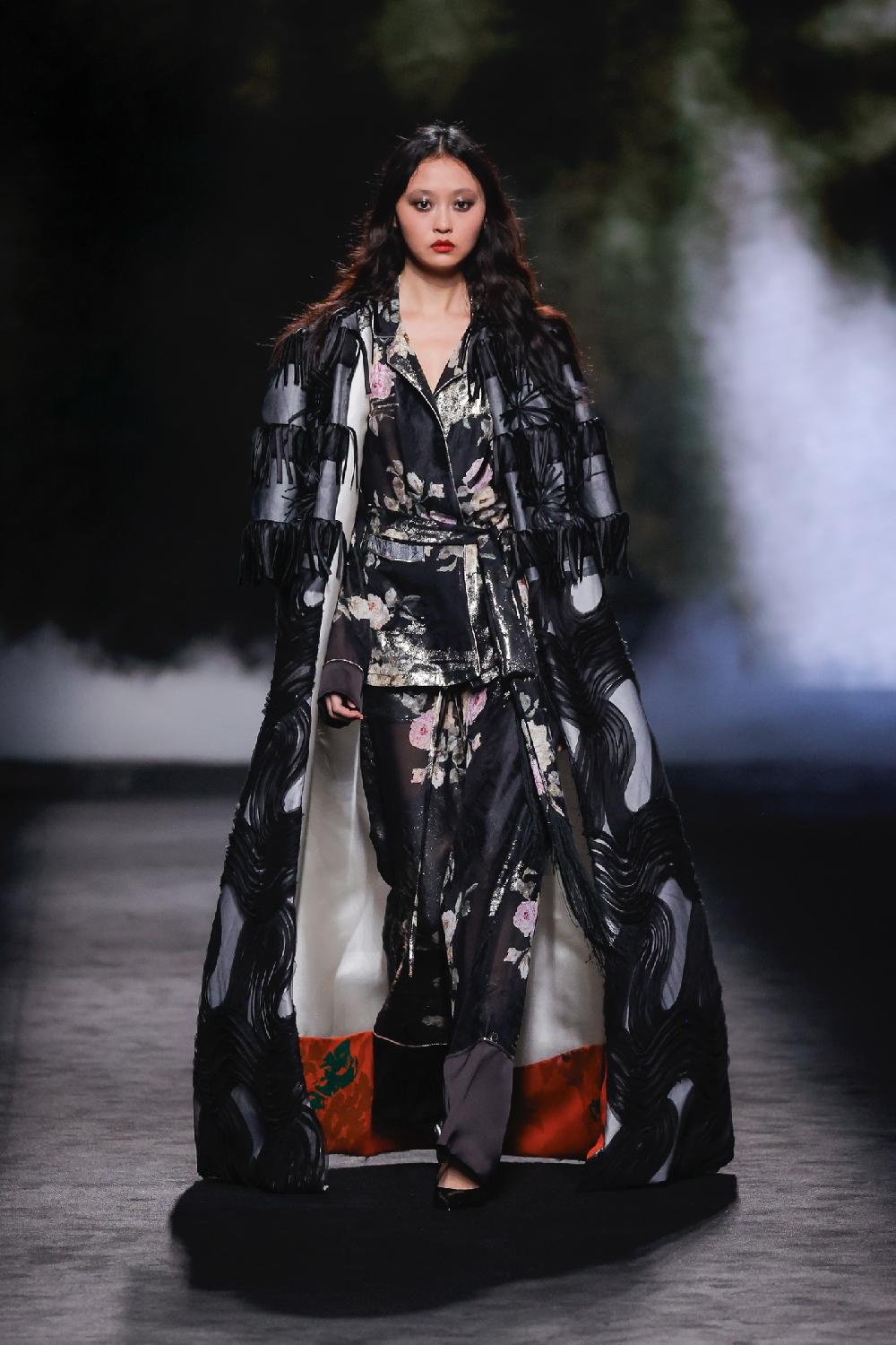 yolancris barcelona 26 – 57 Coat & 26 – 30 Jacket Pants Set