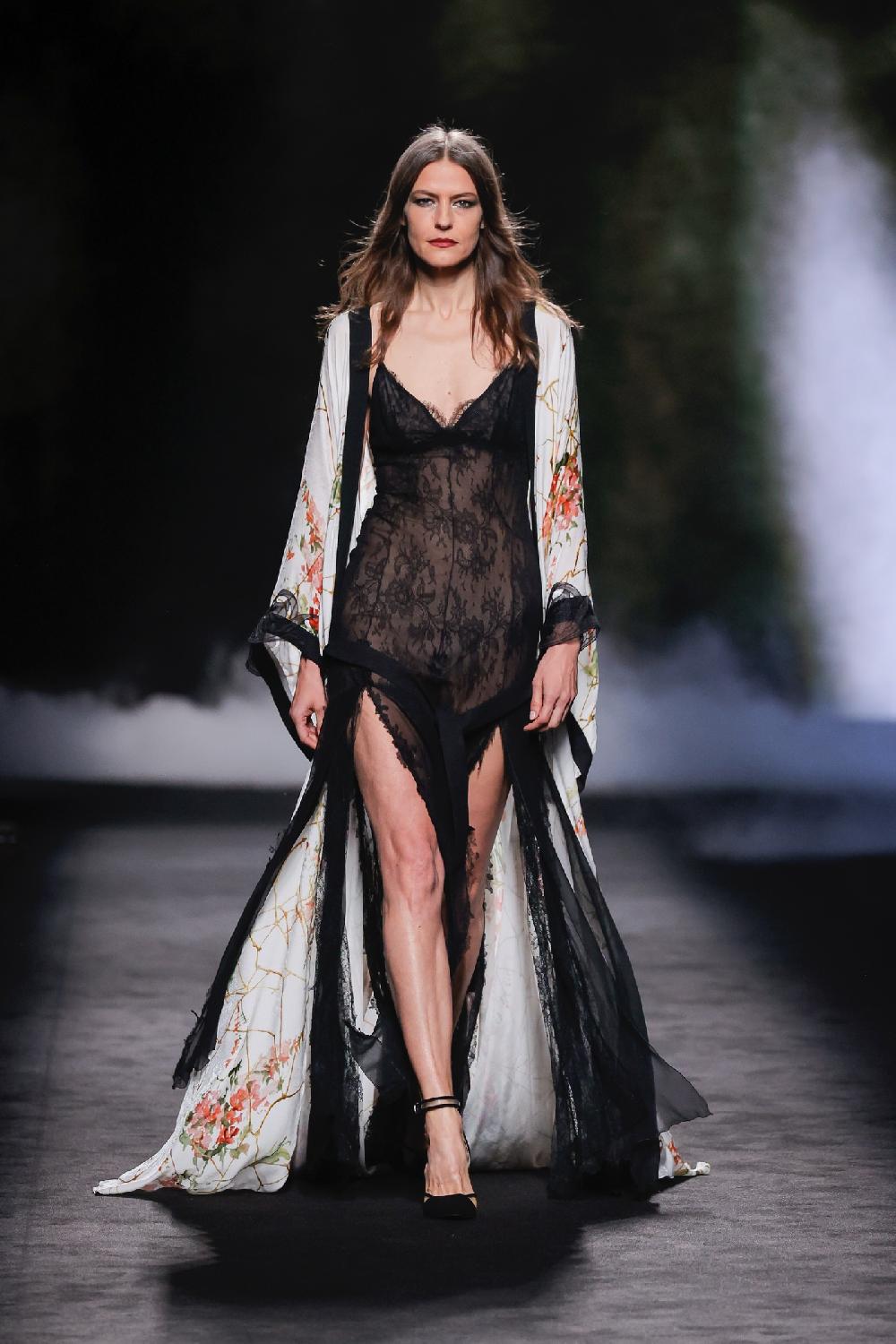 yolancris barcelona 26 – 43 Kaftan & 26 – 78 Dress