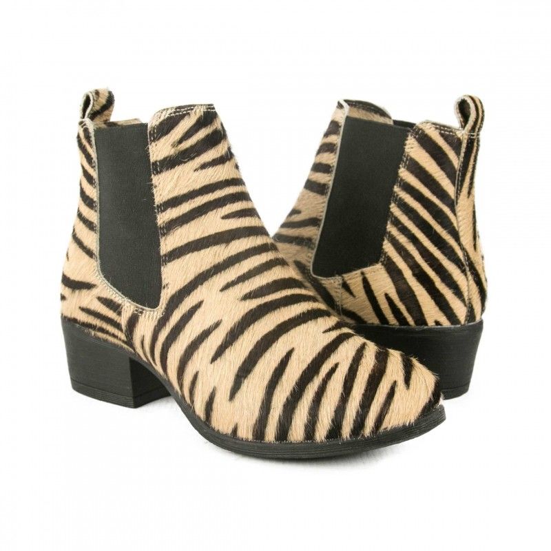 zerimar shoes Botin de piel animal print con cierre elastico zerimar shoes Botin de piel animal print con cierre elastico