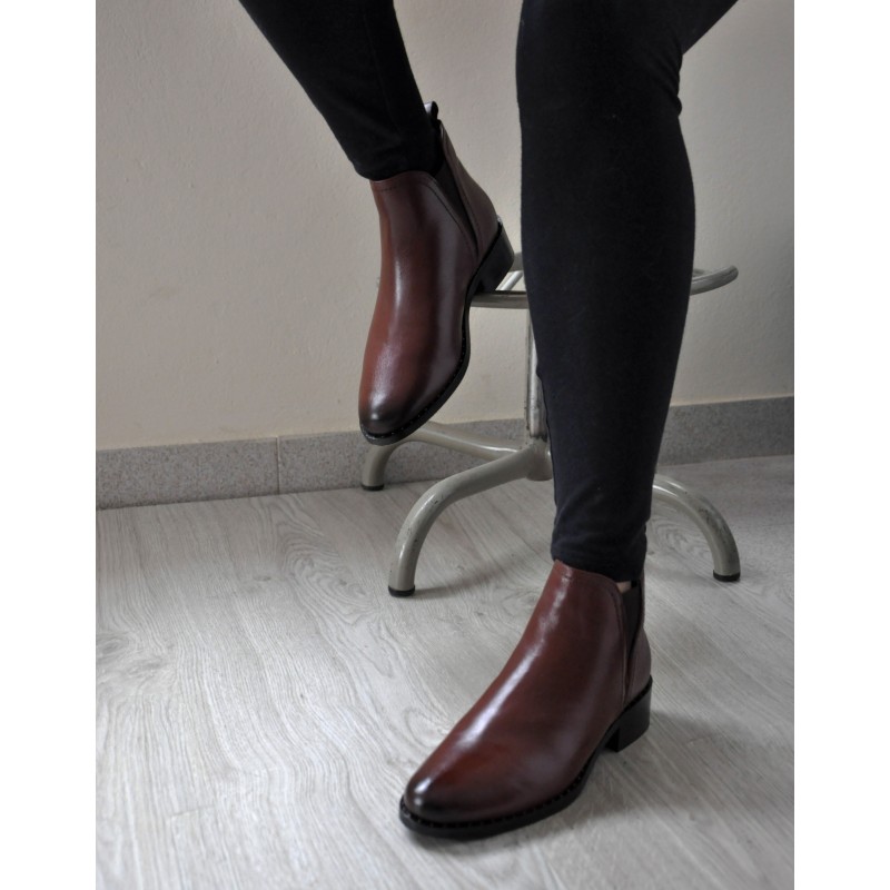 Zerimar Shoes Botines De Piel Con Elástico Y Tachuelas