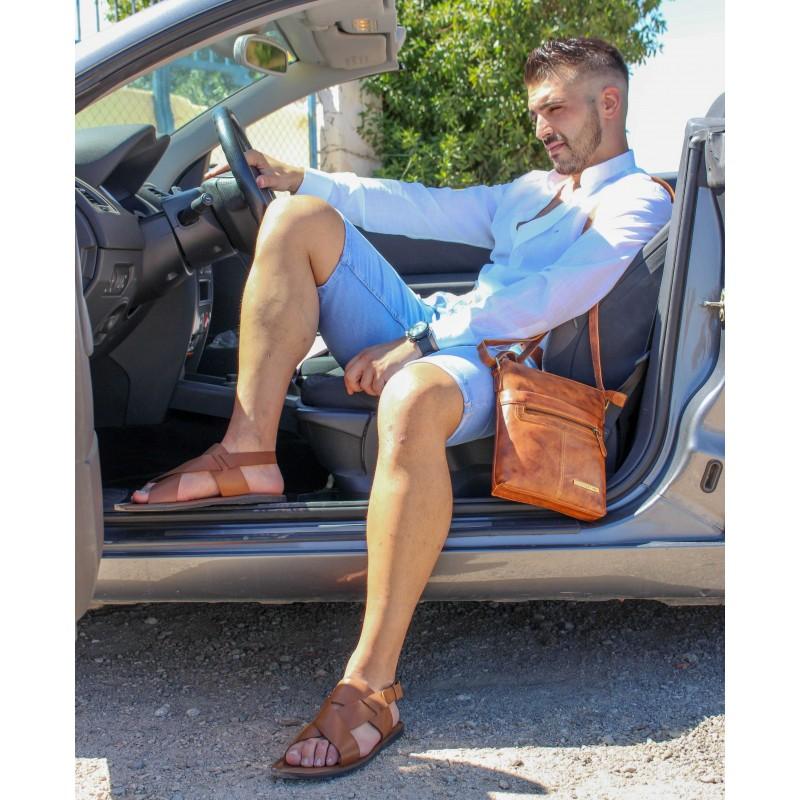 Zerimar Shoes Sandalia De Piel Cruzada Con Hebilla Modelo MATEO