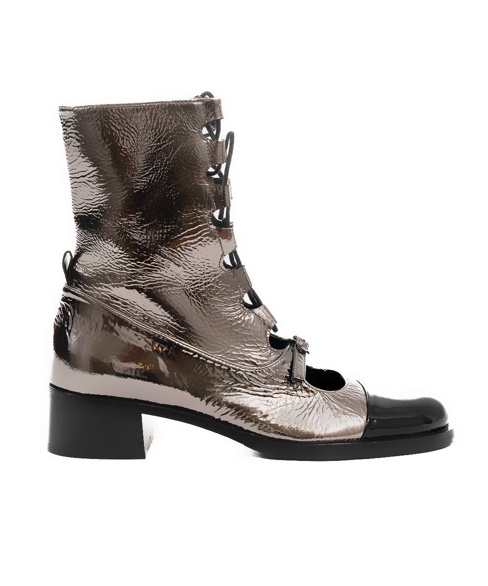 zinda Botín de piel metalizada gris y negra con cordones y cremallera