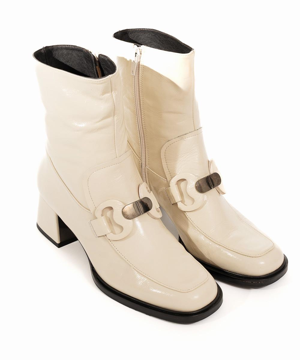 Zinda Botín De Piel Crema Con Hebilla Y Cremallera