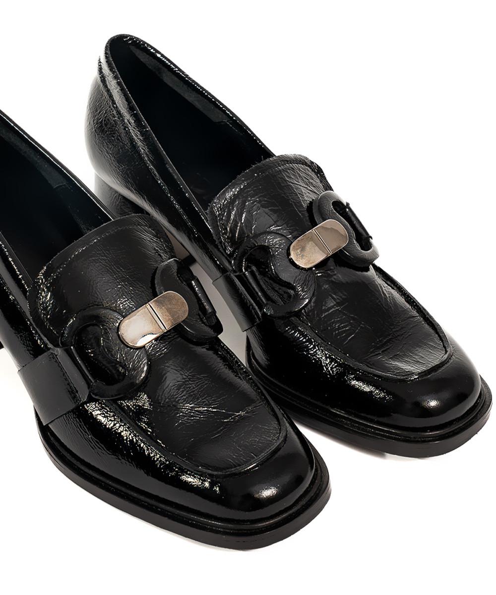 Zinda Mocasín De Piel Negra Con Hebilla