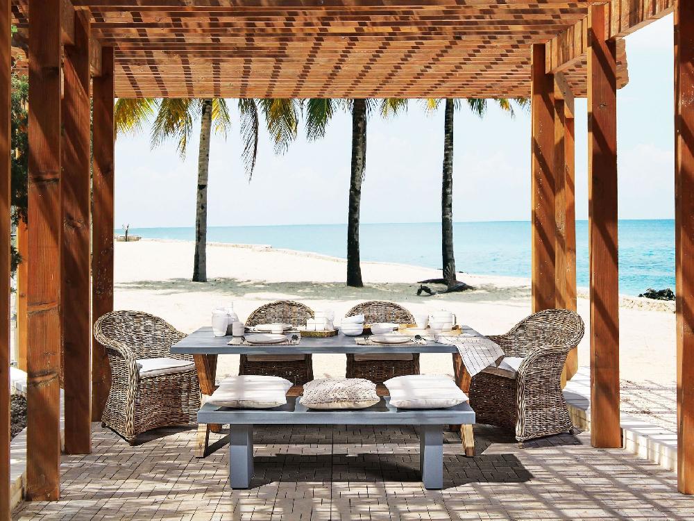 Beliani Conjunto De Comedor 4 Plazas De Ratán Gris/blanco SUSUA/OLBIA