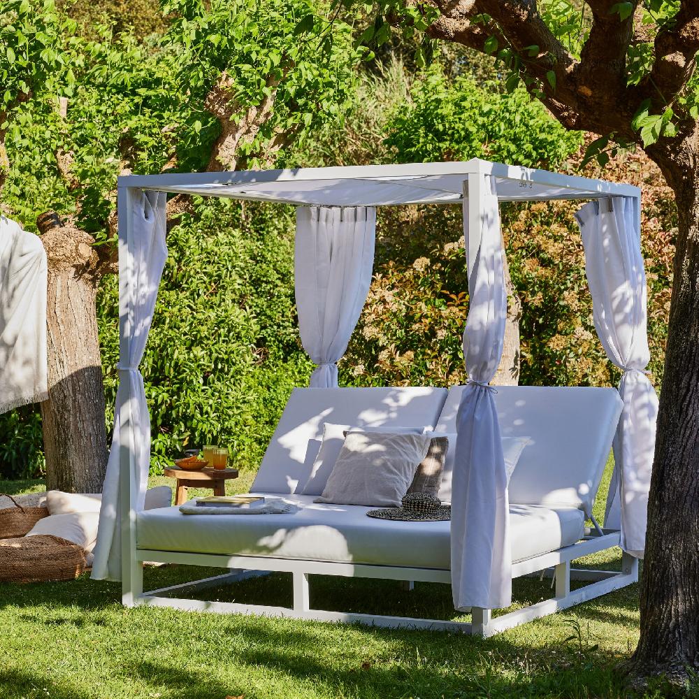 Cama Balinesa Aluminio Color Blanco Cojín Blanco - Balinese