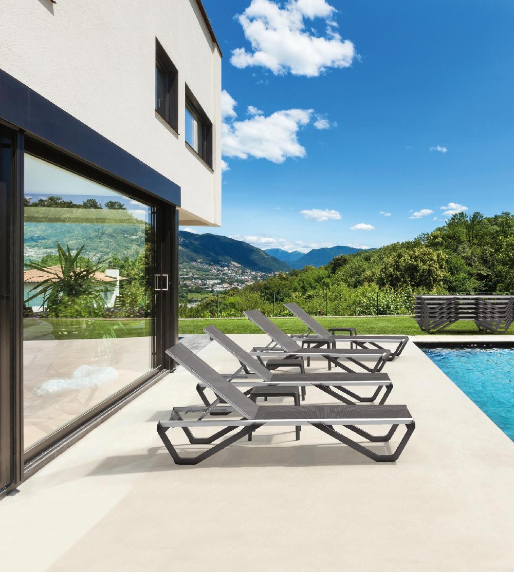 Cama de exterior Almeria de aluminio moka 71.5 x 30 x 191 cm