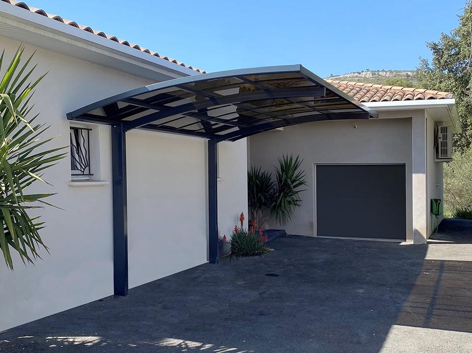 Cochera Autoportante De Aluminio BOLTON - 500 X 300 - 1 Coche - Techo De Policarbonato Con Tratamiento Anti-UV