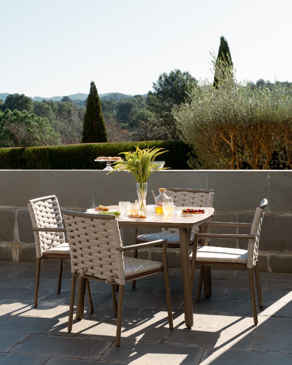 Conjunto Comedor Jardín Taupé E Imitación Madera 4 Plazas - Matilda