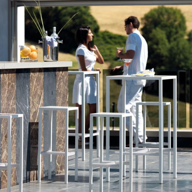 Conjunto De Mesa Alta "Seaside" + 4 Taburetes De Jardín De Metal Mint