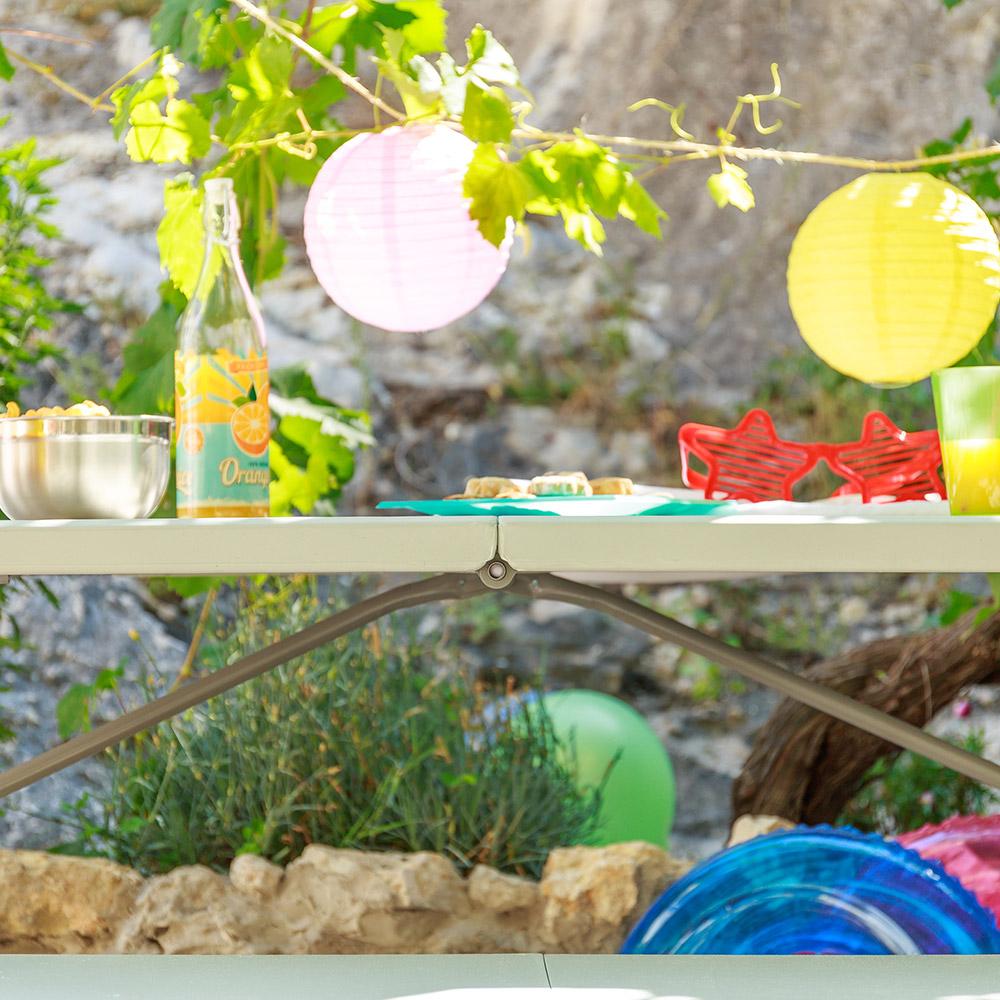 Conjunto De Mesa Rectangular Y 2 Bancos Caballete De Jardín Plegables Para Catering De Plástico HDPE Blanco Y Acero Gris