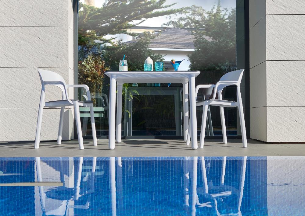 Conjunto De Muebles De Exterior Noa De Resina Para 2 Comensales