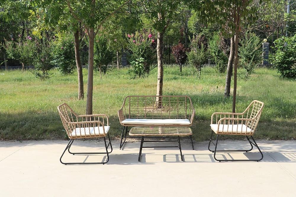 Garden Friend SALOTTO CEBU (mesa Sofá 2 Sillones) Estructura De Acero Negro Tapicería De Poliratán Color Natural Cojines Blancos