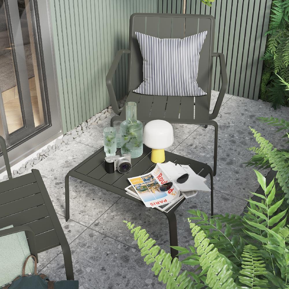 Mesa auxiliar de jardín NATERIAL Idaho de aluminio verde de 59x41x30 cm