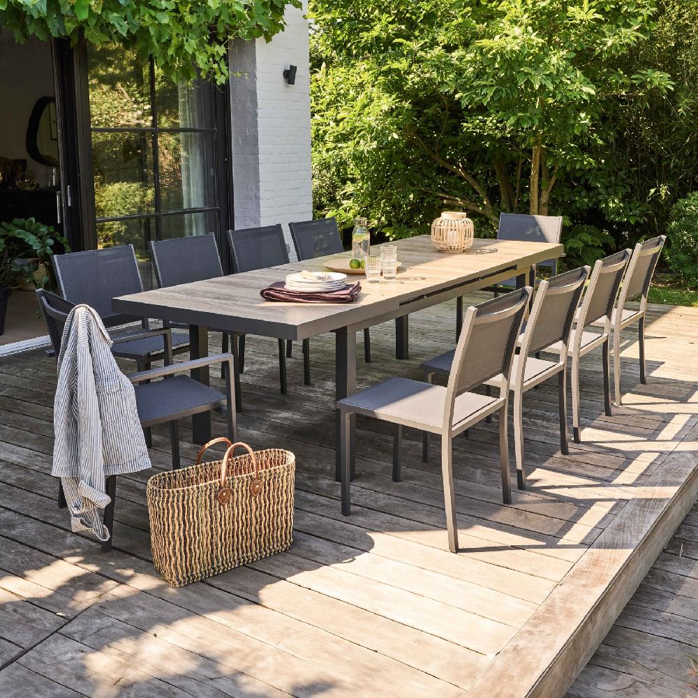 Mesa de jardín con 8 sillas y 2 sillones de aluminio y cerámica Tivoli - Oviala