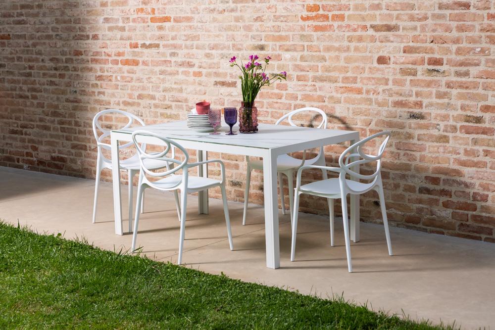 Mesa Rectangular 150x90 Cm Fija Con Estructura De Aluminio Y Tablero De Vidrio Decorado Milo Para Interior/exterior Mármol Blanco/blanco