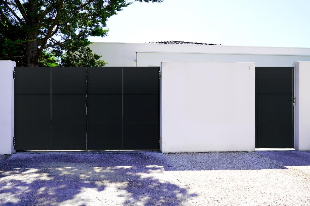 Portón Abatible De Acero 3 5m NALI 350B200 NEGRO MATE