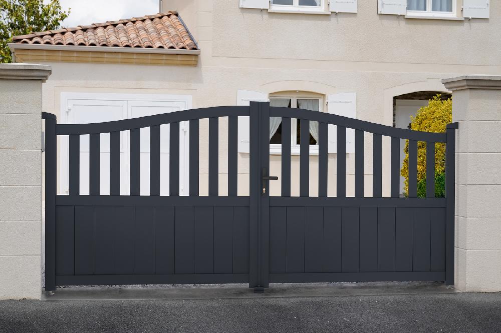 Portón Eléctrico Batiente 3 4x1 4m MEIJE + HICKER B200 Motorización