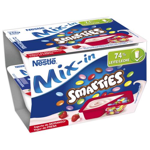 Alcampo NESTLÉ Yogur azucarado de fresa con grageas de chocolate con leche Smarties mix-in 2 x 128 g