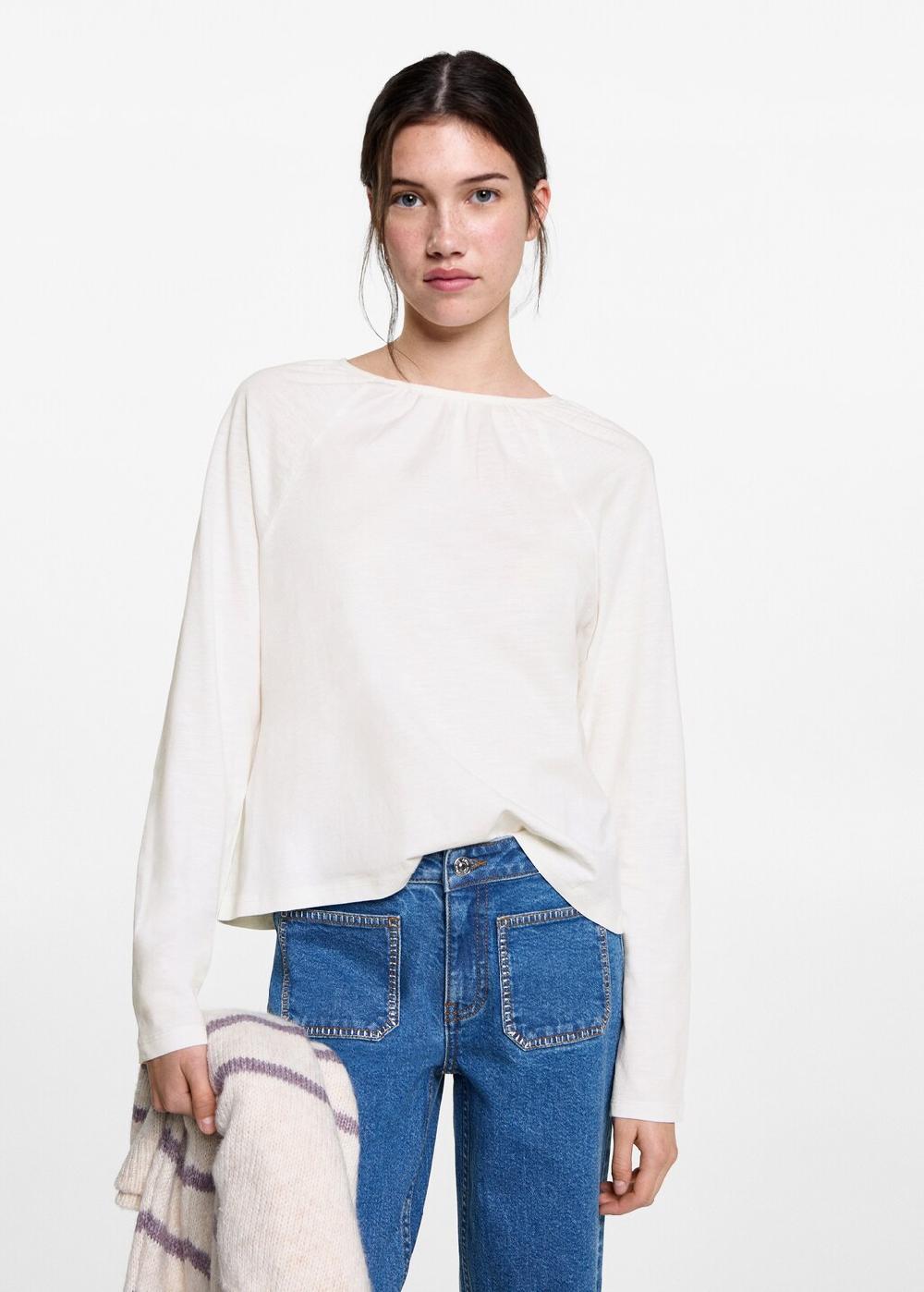 Mango Camiseta cuello fruncido