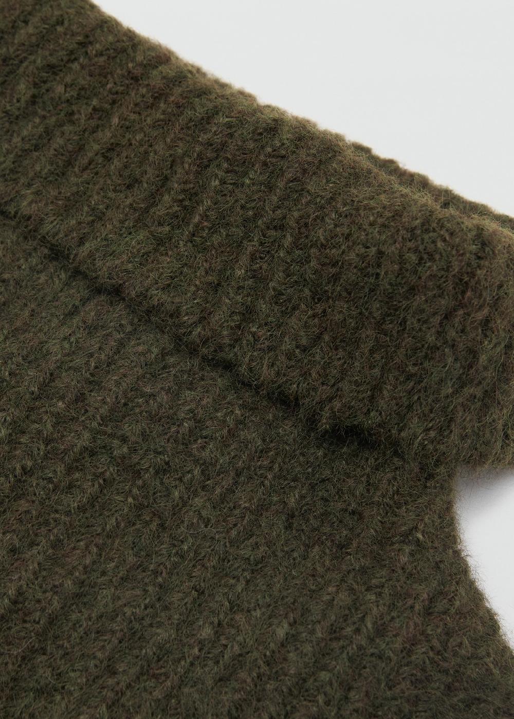 Mango Chal cuello vuelto crop