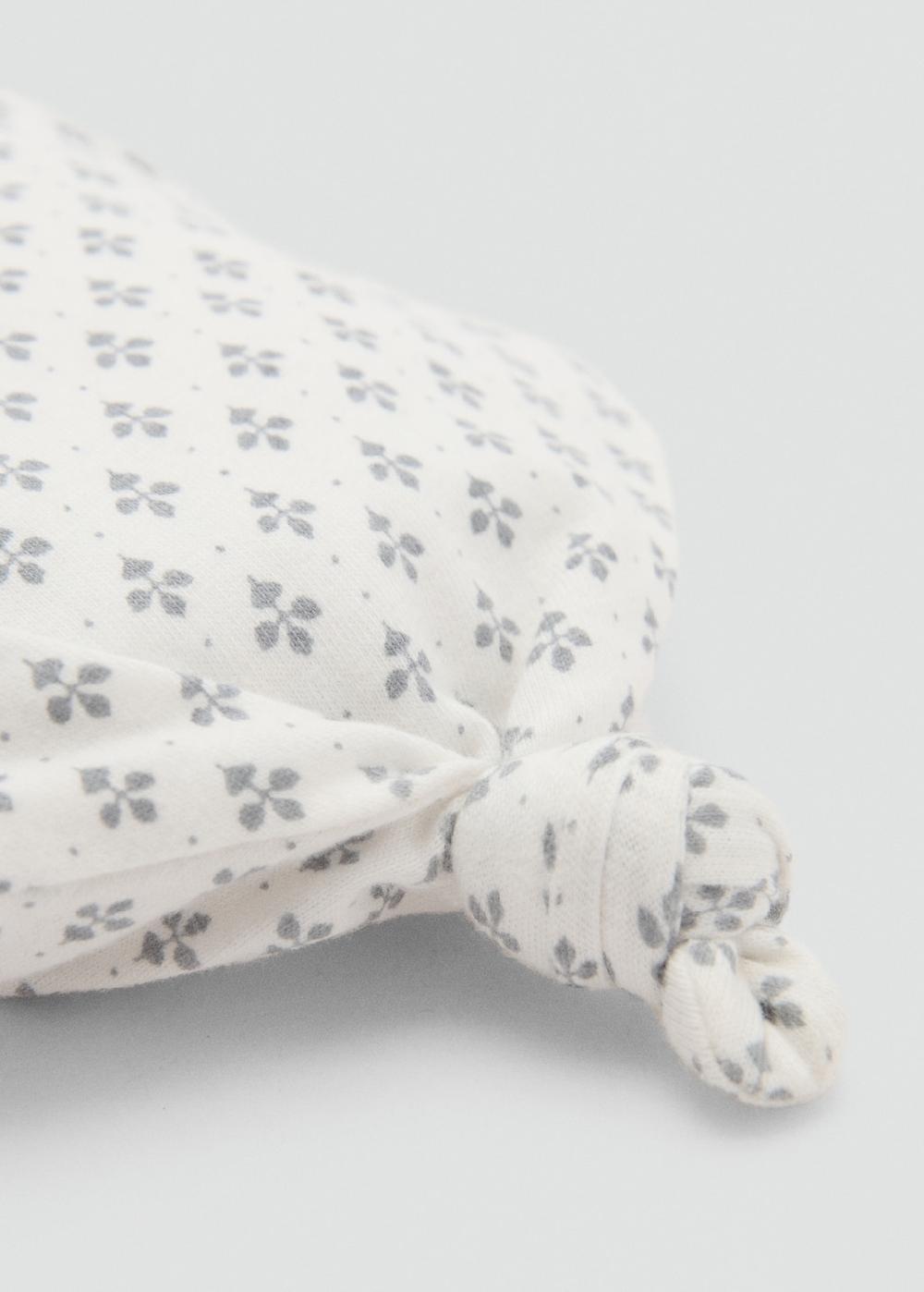 Mango Gorro detalle nudo