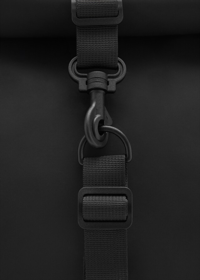 Mango Mochila Engomada Cierre Solapa