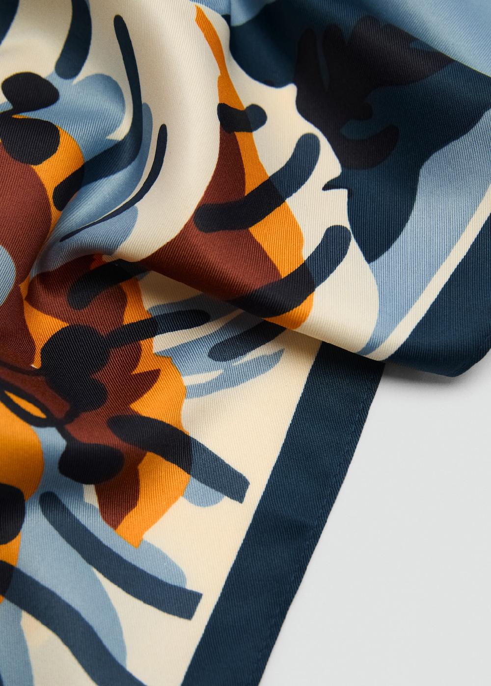 Mango Pañuelo satinado floral