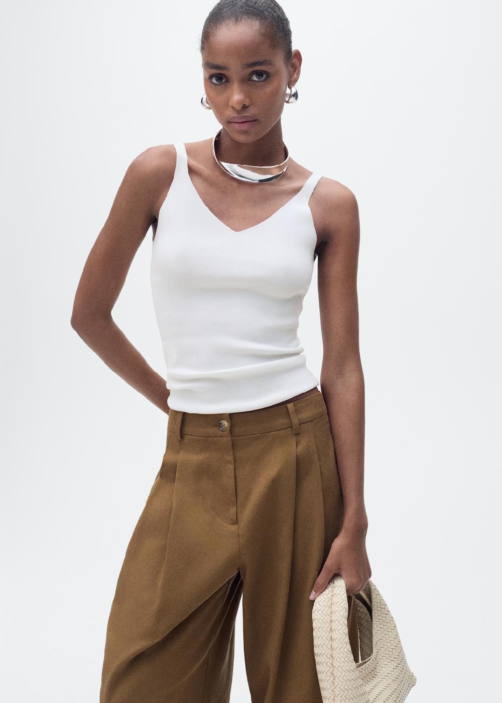 Mango Top punto cuello pico