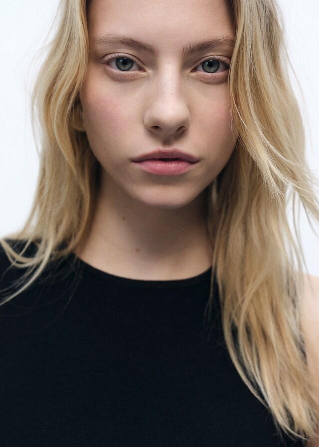 Mango Top Punto Entallado Sin Mangas