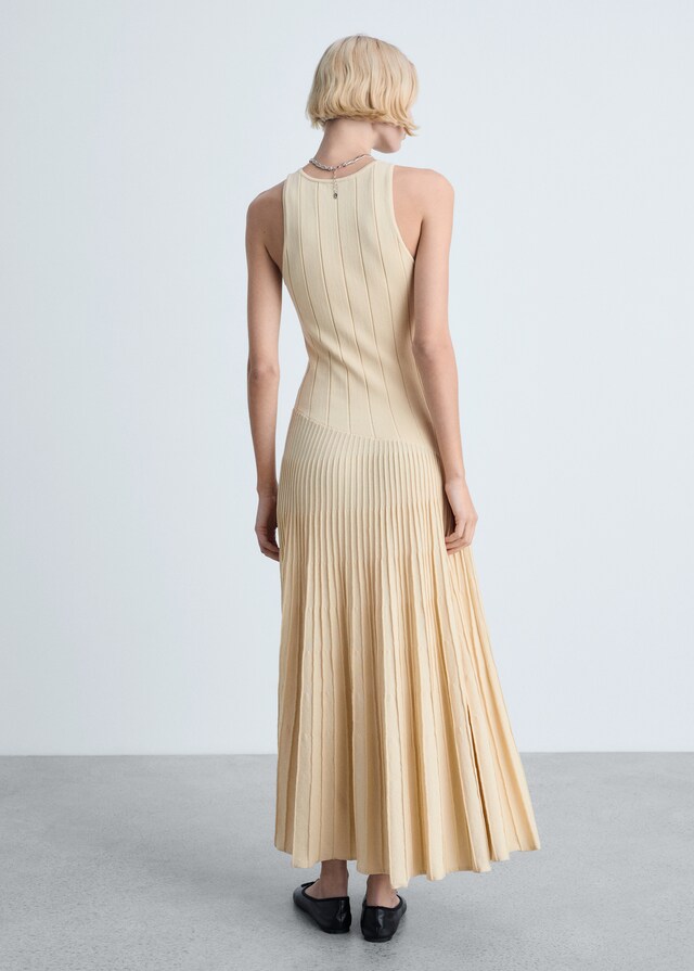Mango Vestido Plisado Punto